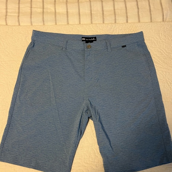 Travismathew Men’s Shorts - Picture 1 of 4